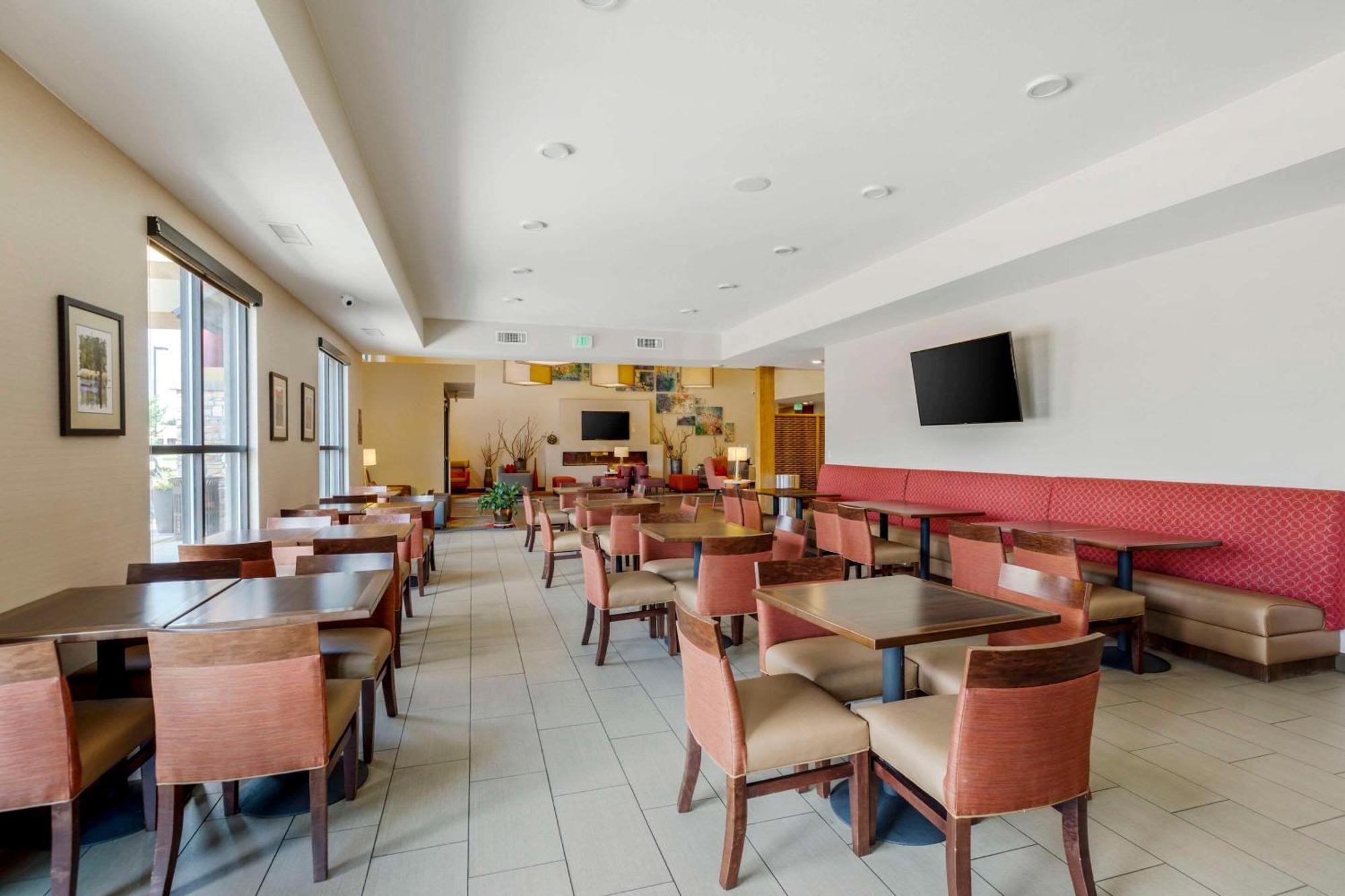 Comfort Suites Loveland Exterior foto