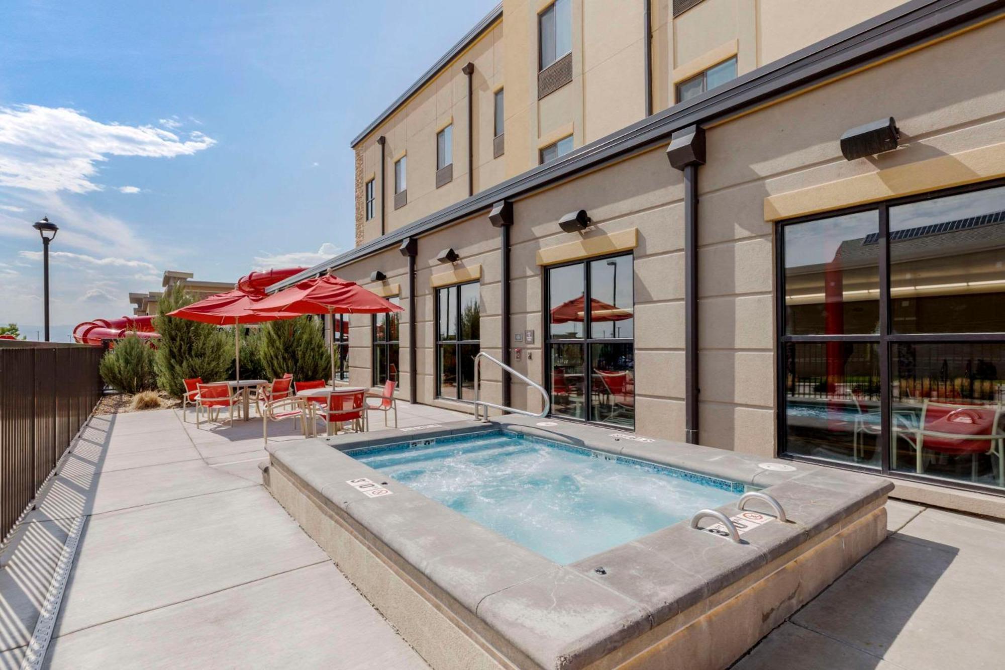 Comfort Suites Loveland Exterior foto